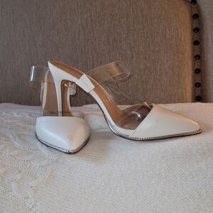 BCBG white heels mule